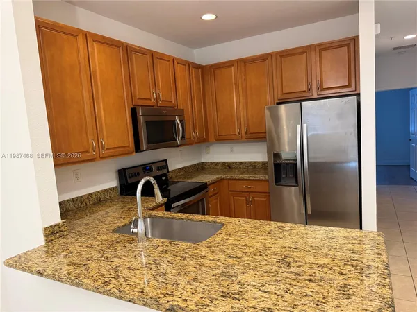 $2,300 | 1045 Southwest 147th Avenue, Unit 5609, Pembroke Pines, FL 33027