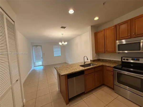 $2,300 | 1045 Southwest 147th Avenue, Unit 5609, Pembroke Pines, FL 33027