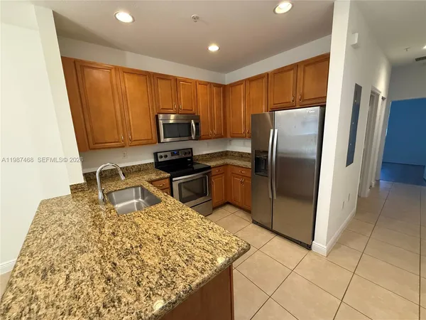 $2,300 | 1045 Southwest 147th Avenue, Unit 5609, Pembroke Pines, FL 33027