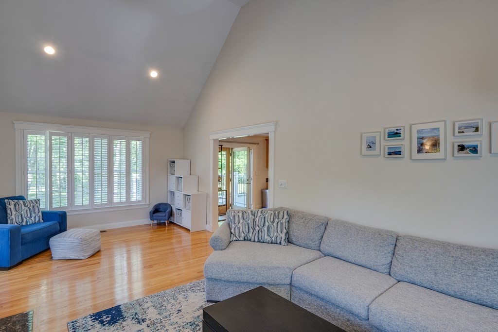 400 Davis Road Bedford, MA 01730 - Photo 10 of 42 Gallery Image 10