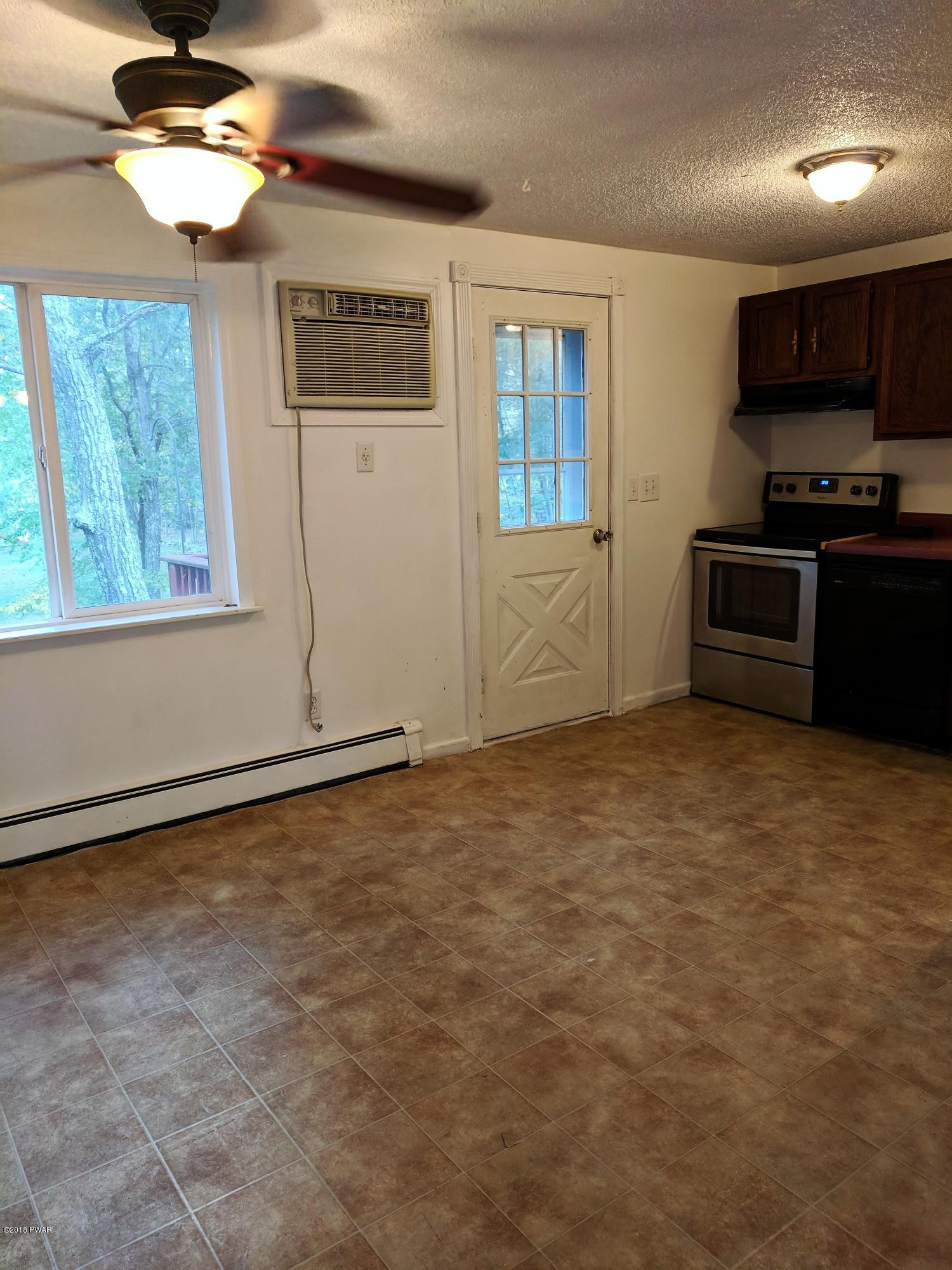 136 Roundhill Road Dingmans Ferry, PA 18328 - Photo 6 of 27 IMG_20181012_161454 (2)
