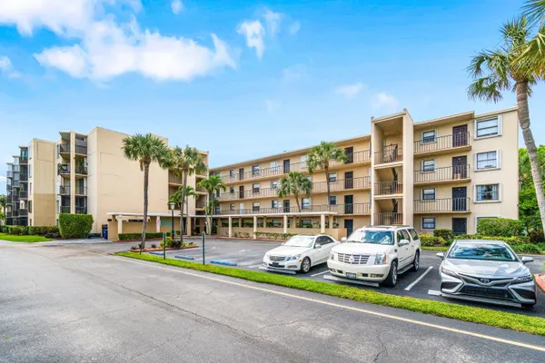 $189,000 | 890 North Federal Highway, Unit 311, Lake Worth, FL 33462
