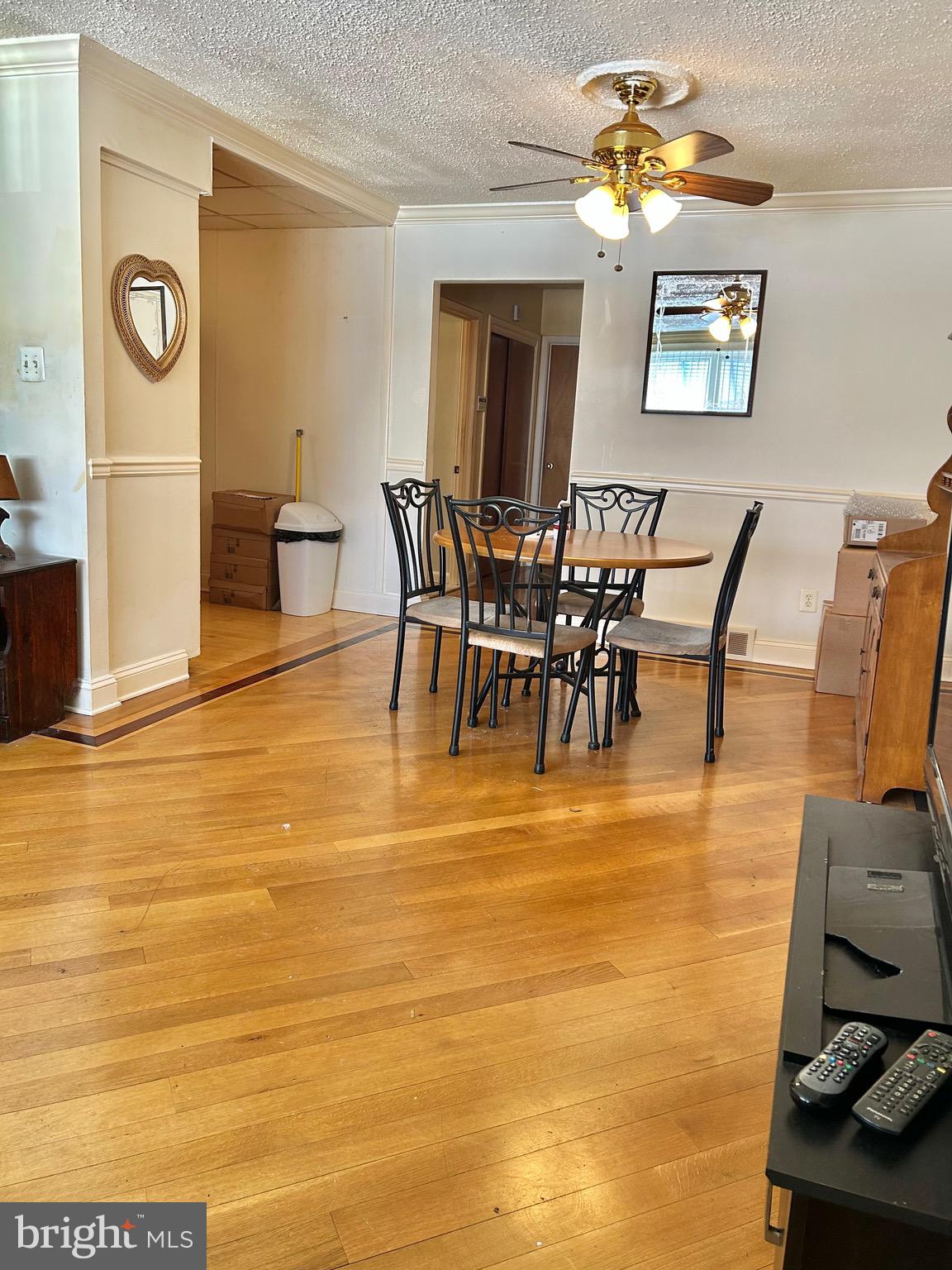 1734 Strahle Street Philadelphia, PA 19152 - Photo 11 of 23 Dining room