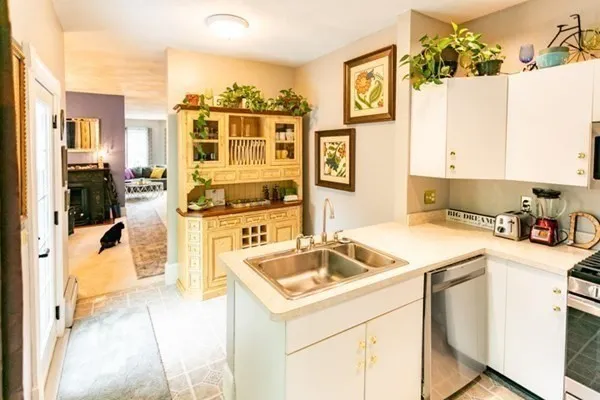 $399,900 | 117 Church Street, Unit 4, North Attleboro, MA 02760