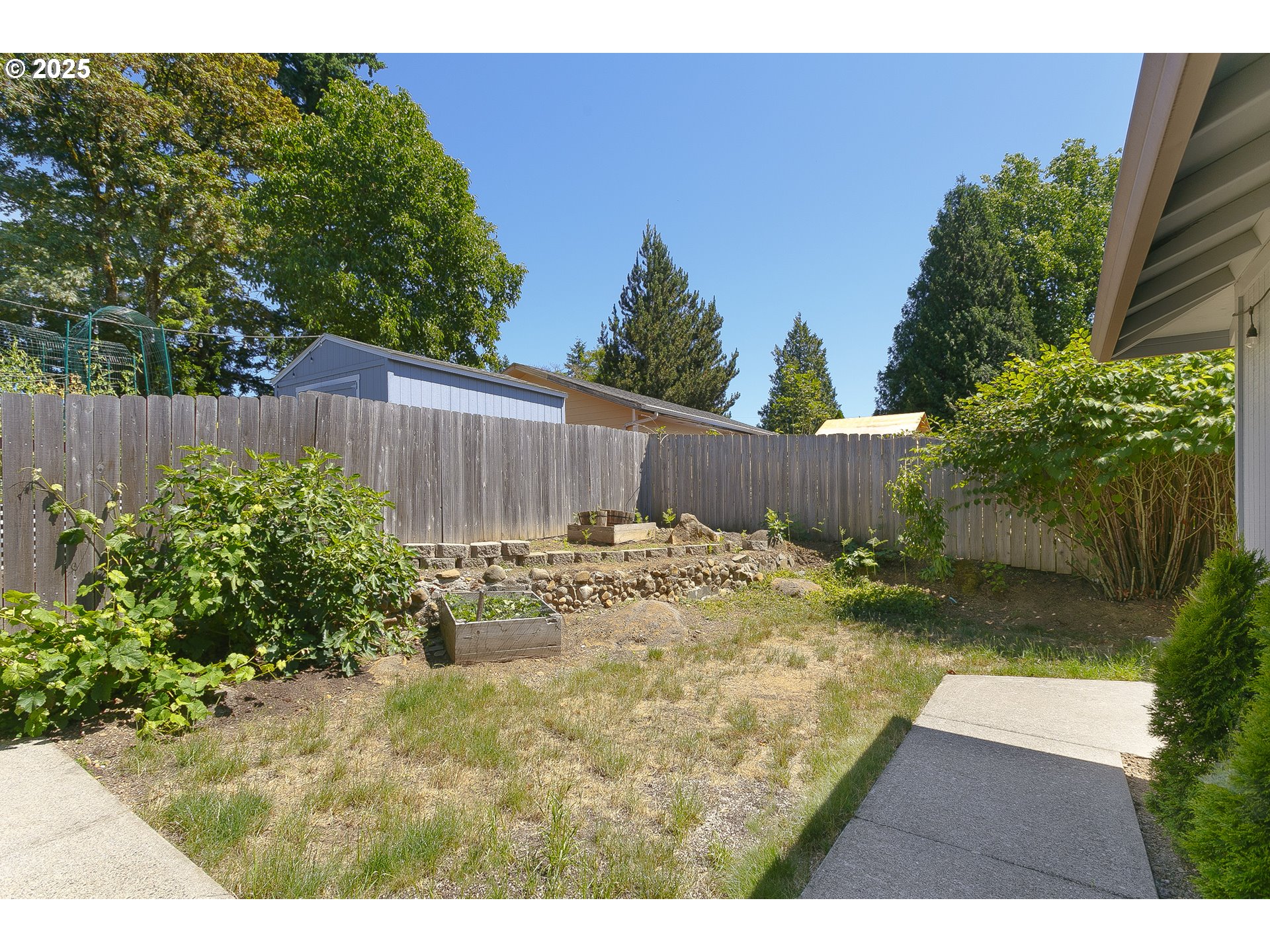 132 Southeast 214th Avenue Gresham, OR 97030 - Photo 20 of 27 a view of a backyard