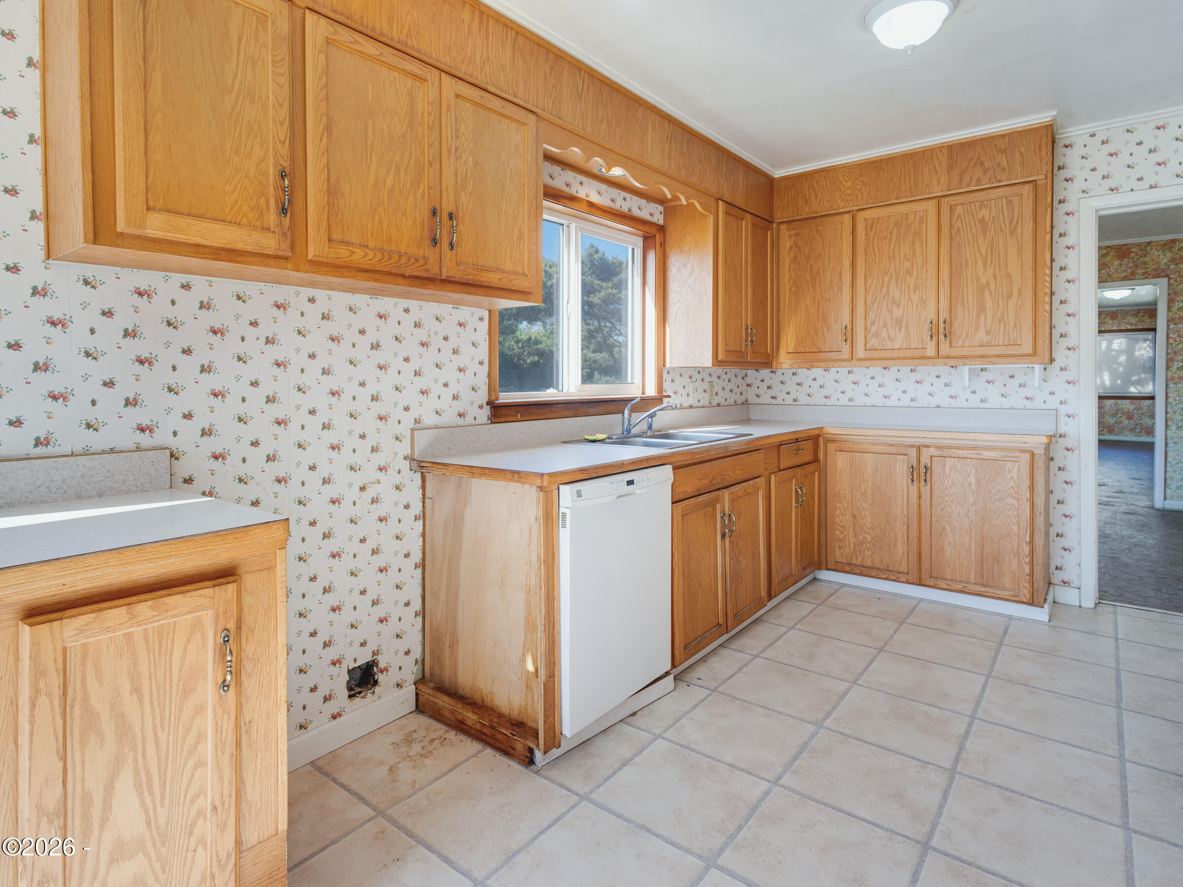 1208 Southwest Division Street Waldport, OR 97394 - Photo 19 of 45 Kitchen