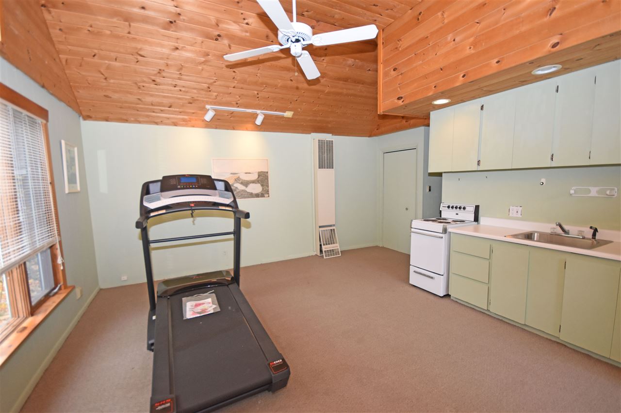 8695 South Dunns Farm Road Maple City, MI 49664 - Photo 31 of 37 1881498-33.JPG