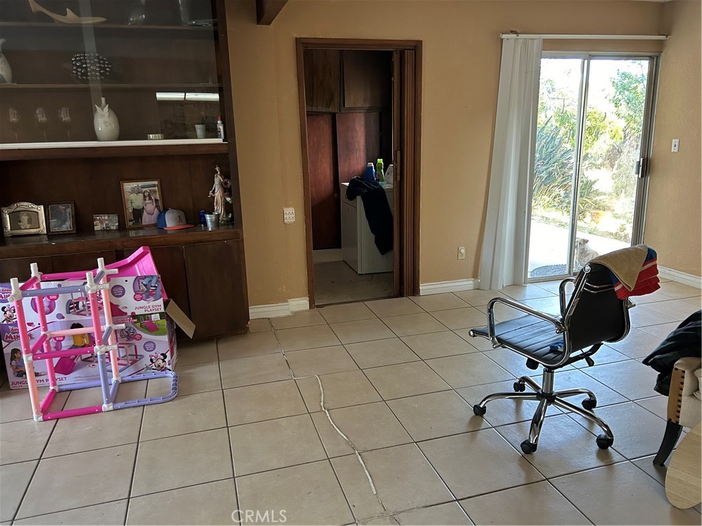 4644 La Canada Road Fallbrook, CA 92028 - Photo 26 of 26 a living room with furniture