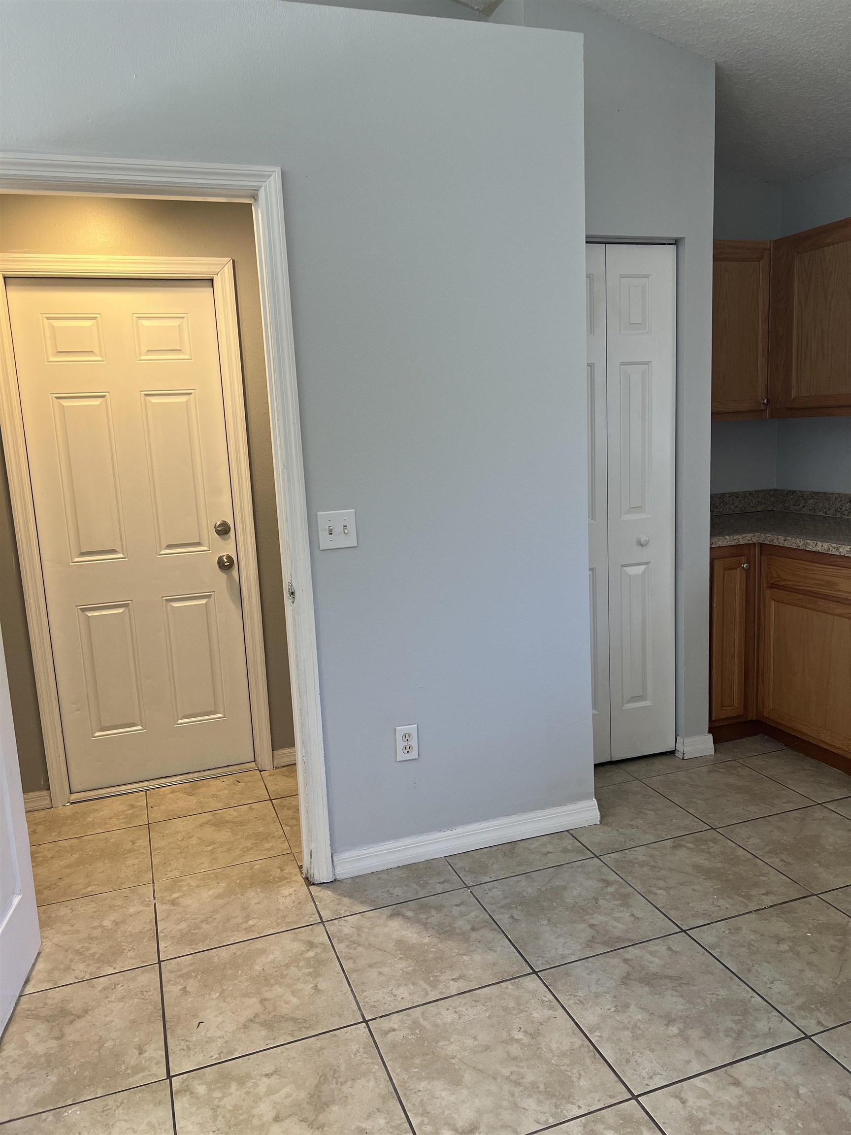 5465 Datil Pepper Road St. Augustine, FL 32086 - Photo 20 of 28 an empty room with window and closet