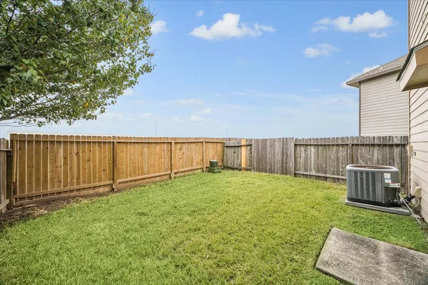 $2,300 | 3206 Pearl Bluff Lane, Houston, TX 77047