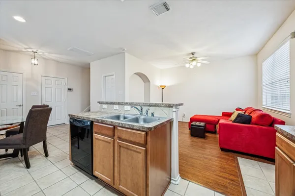 $2,300 | 3206 Pearl Bluff Lane, Houston, TX 77047