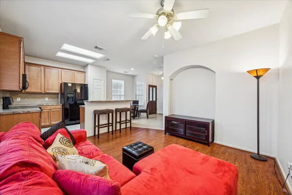 $2,300 | 3206 Pearl Bluff Lane, Houston, TX 77047