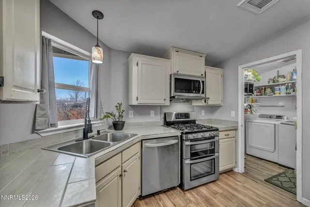 $435,000 | 410 Paramount Court, Reno, NV 89506