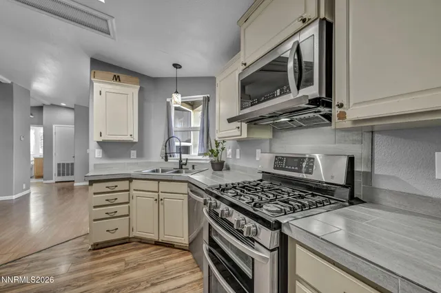 $435,000 | 410 Paramount Court, Reno, NV 89506