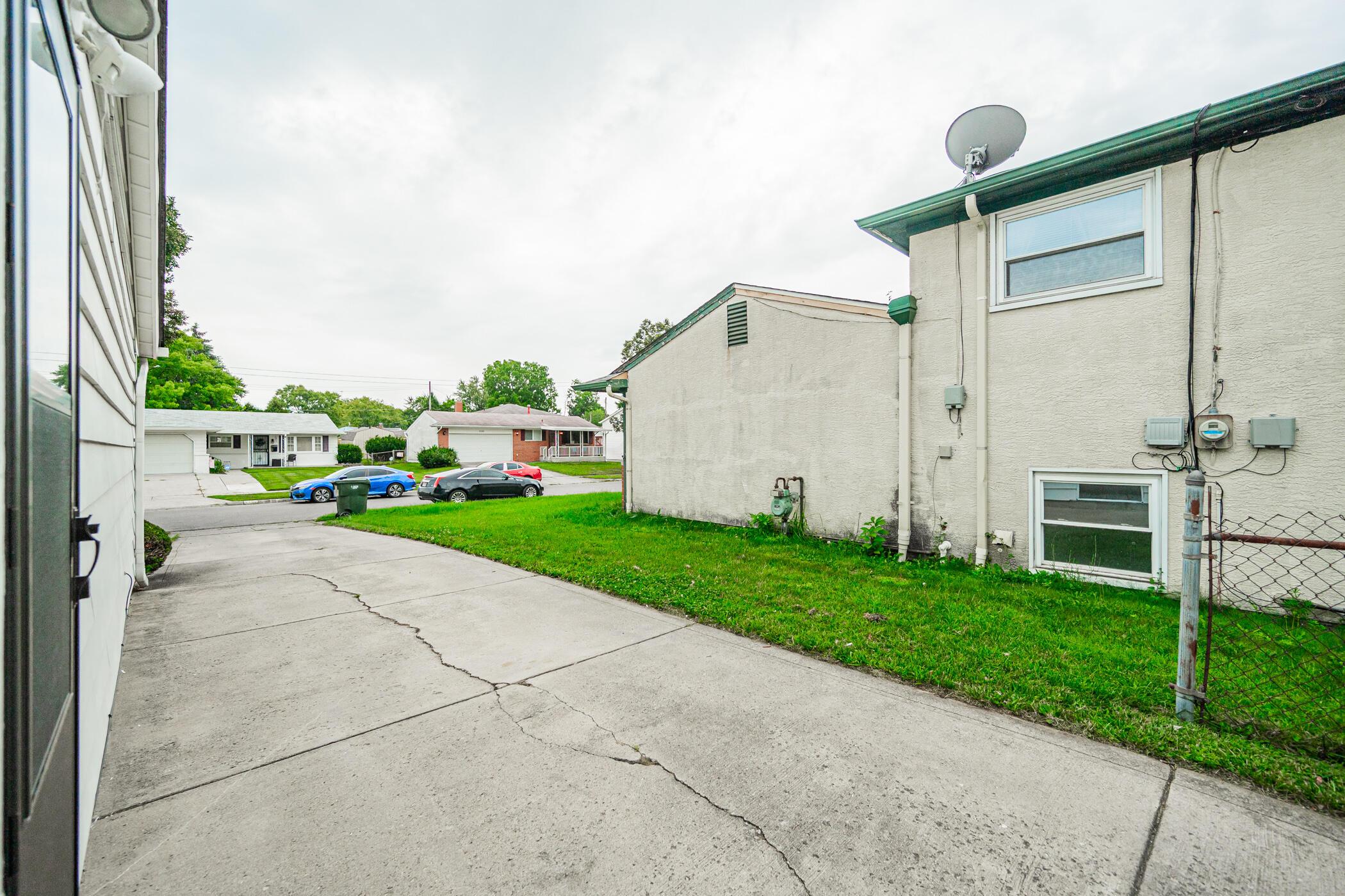 2447 Maybury Road Columbus, OH 43232 - Photo 46 of 55 2447 maybury 050