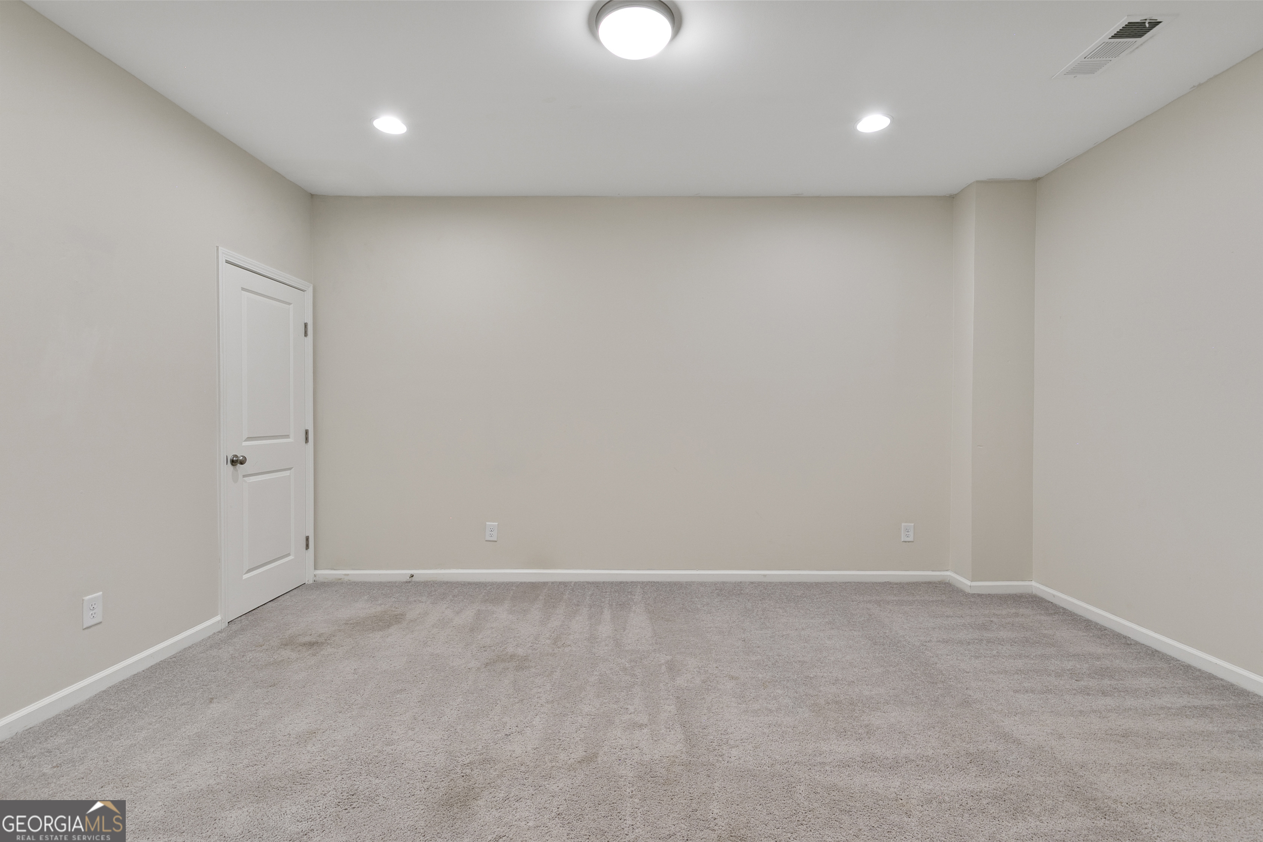 1954 Summit Trace Circle Northwest Atlanta, GA 30318 - Photo 34 of 45 wooden floor in a room