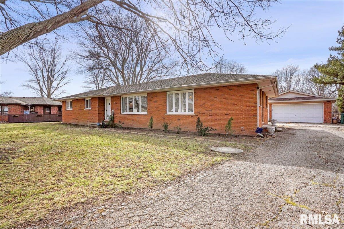 7 Lorrie Lane Springfield, IL 62703 - Photo 4 of 39