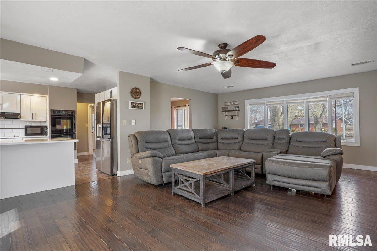 7 Lorrie Lane Springfield, IL 62703 - Photo 7 of 39