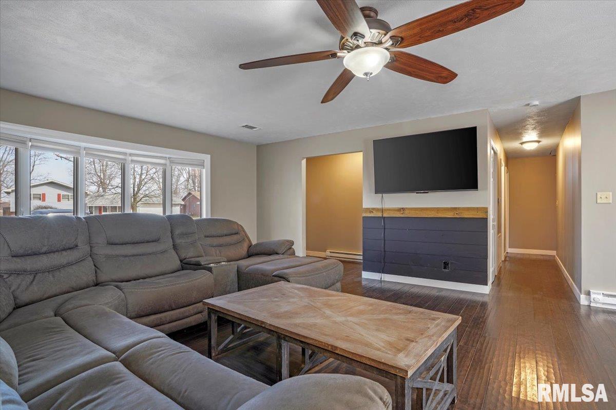 7 Lorrie Lane Springfield, IL 62703 - Photo 9 of 39
