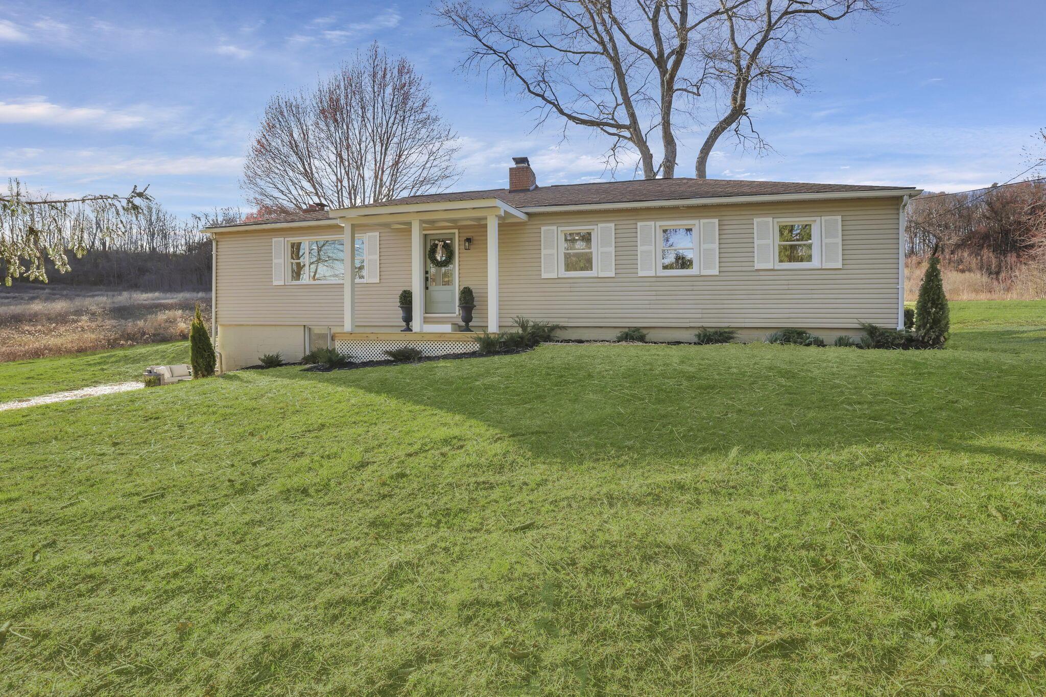 2240 Hamburg Road Southwest Lancaster, OH 43130 - Photo 2 of 47 2-web-or-mls-011A6866