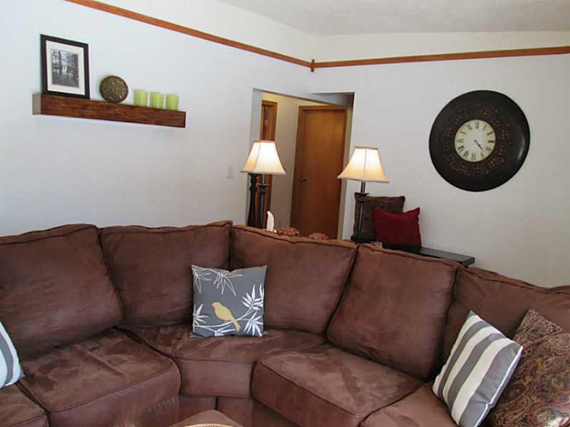 111 Shroyer Mill Road Butler, PA 16001 - Photo 5 of 25 Living Room.