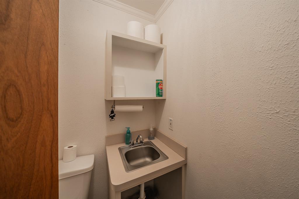 11485 Ridgeview Circle Fort Worth, TX 76244 - Photo 28 of 40 Bathroom in building