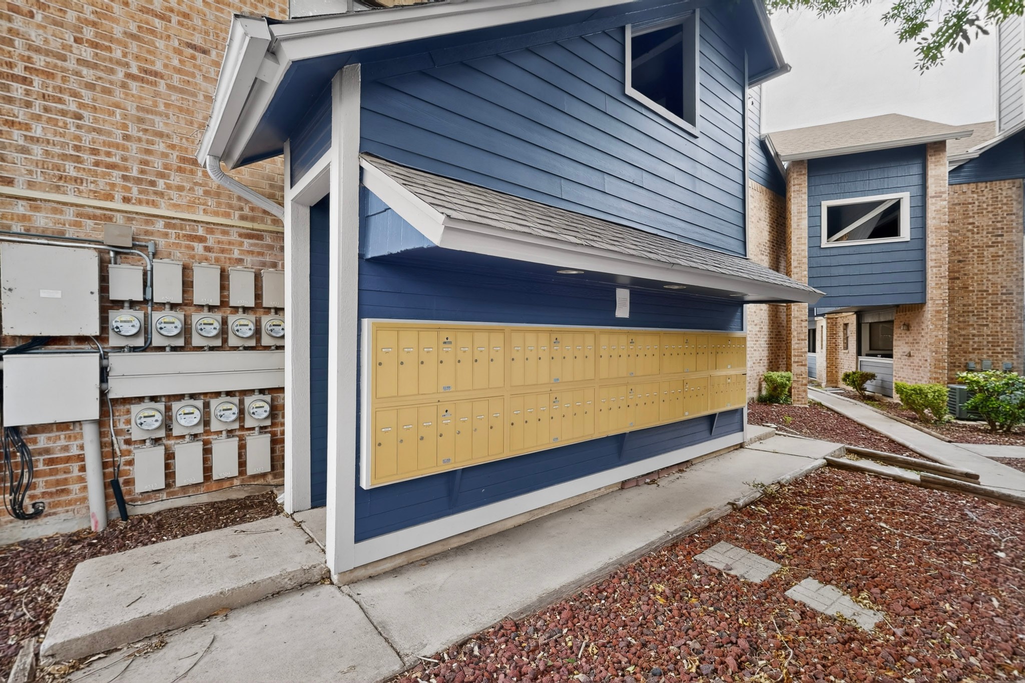 2500 Burleson Road, Unit 506 Austin, TX 78741 - Photo 23 of 23 a view of a house with a large window