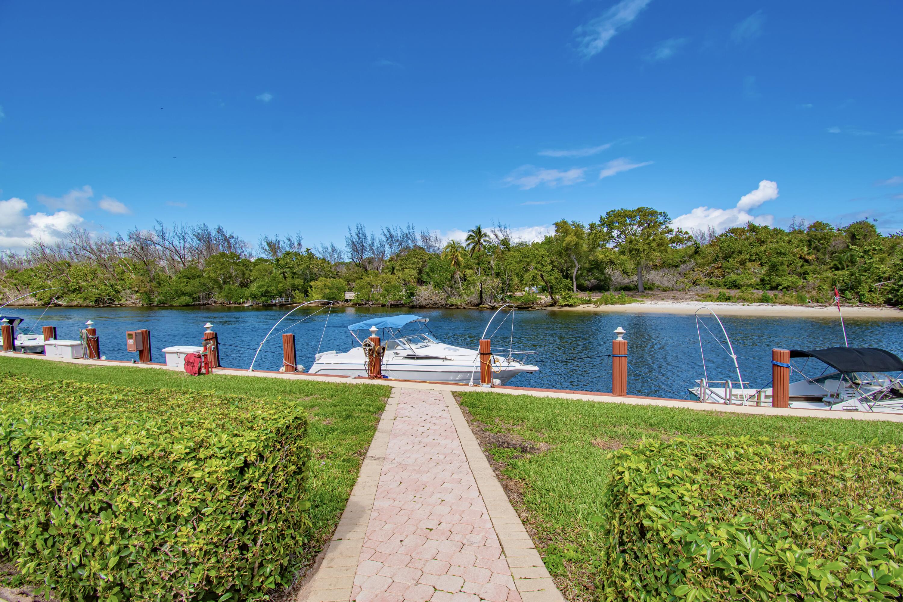 1629 Riverview Road, Unit 420 Deerfield Beach, FL 33441 - Photo 3 of 43 C3EFA6BD-FE28-47CC-A703-C8D0D914FA9D