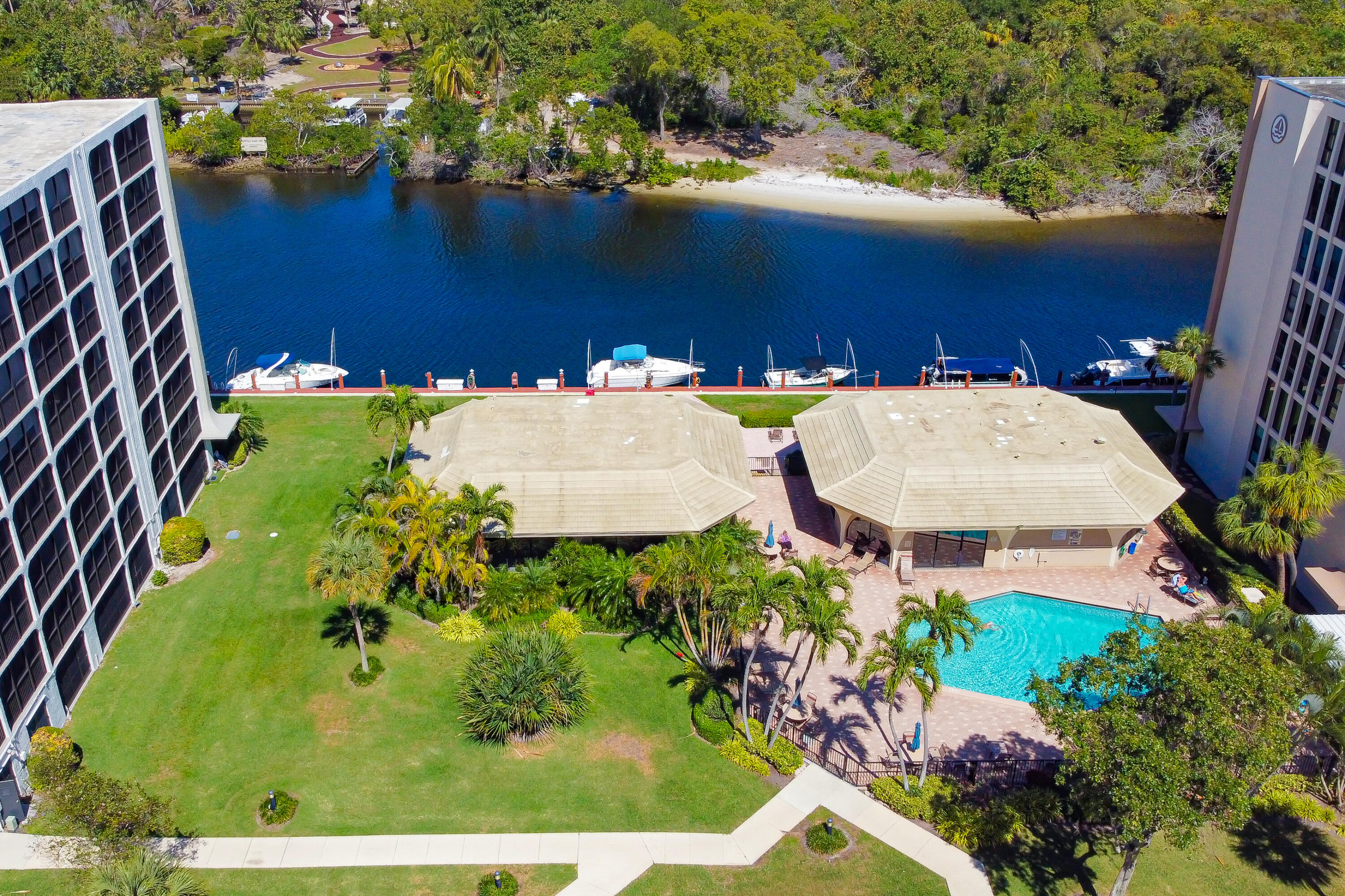 1629 Riverview Road, Unit 420 Deerfield Beach, FL 33441 - Photo 9 of 43 800DECEF-83C8-409D-B57B-E27180E32D59