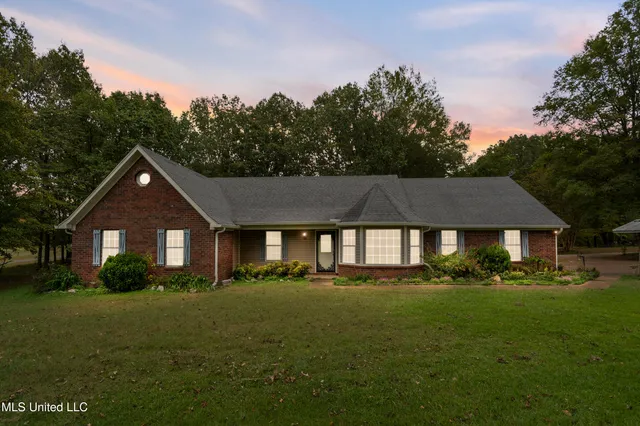 $385,000 | 1250 Robertson Road, Hernando, MS 38632