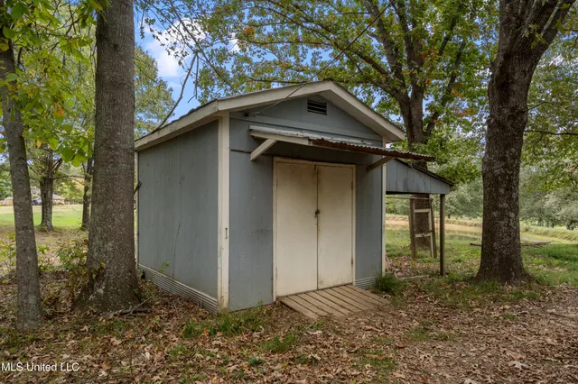 $385,000 | 1250 Robertson Road, Hernando, MS 38632