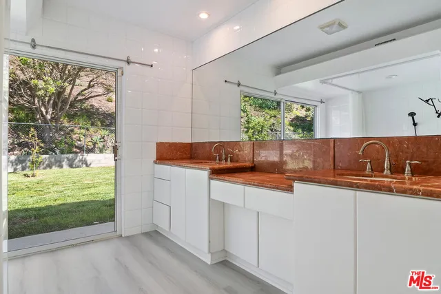 $3,780,000 | 18073 Sandy Cape Drive, Pacific Palisades, CA 90272