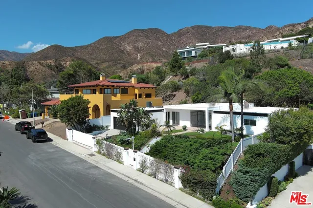 $3,780,000 | 18073 Sandy Cape Drive, Pacific Palisades, CA 90272