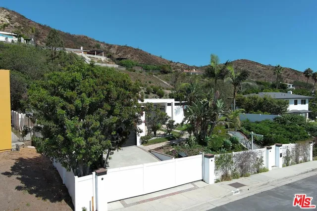 $3,780,000 | 18073 Sandy Cape Drive, Pacific Palisades, CA 90272