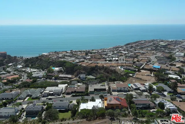 $3,780,000 | 18073 Sandy Cape Drive, Pacific Palisades, CA 90272