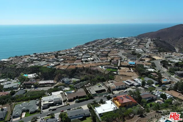 $3,780,000 | 18073 Sandy Cape Drive, Pacific Palisades, CA 90272