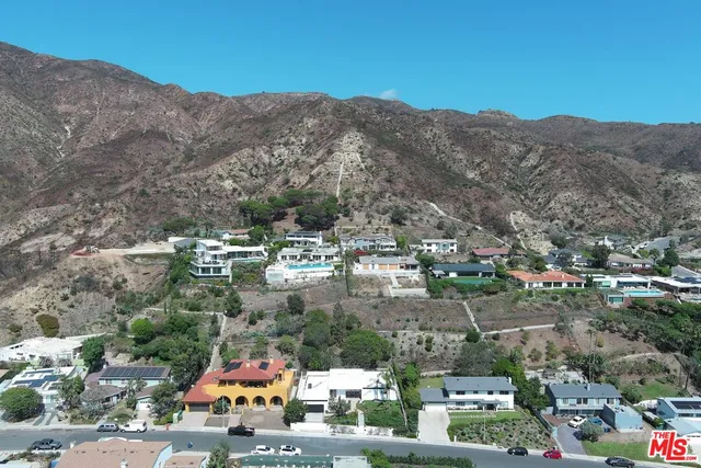 $3,780,000 | 18073 Sandy Cape Drive, Pacific Palisades, CA 90272