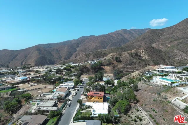 $3,780,000 | 18073 Sandy Cape Drive, Pacific Palisades, CA 90272