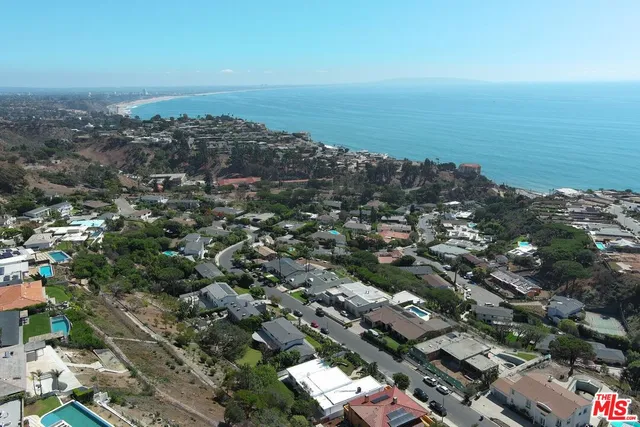 $3,780,000 | 18073 Sandy Cape Drive, Pacific Palisades, CA 90272