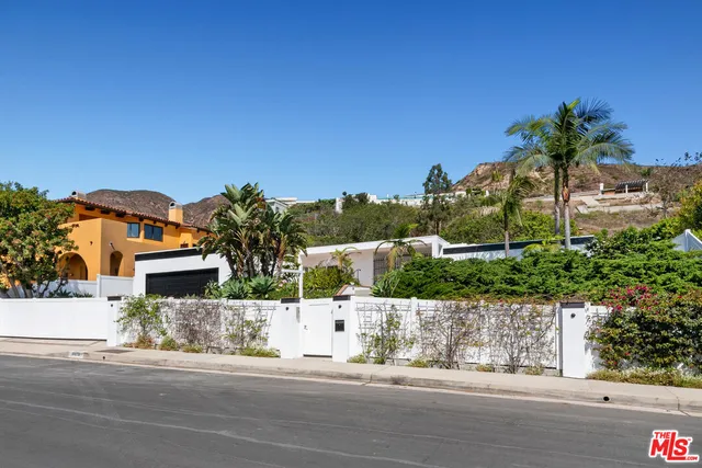 $3,780,000 | 18073 Sandy Cape Drive, Pacific Palisades, CA 90272