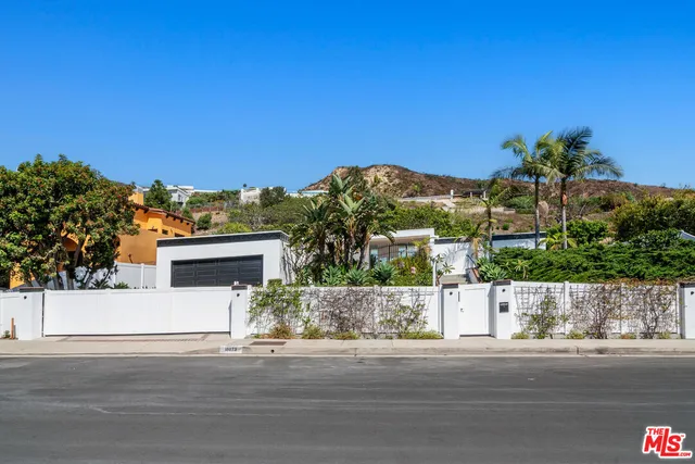 $3,780,000 | 18073 Sandy Cape Drive, Pacific Palisades, CA 90272