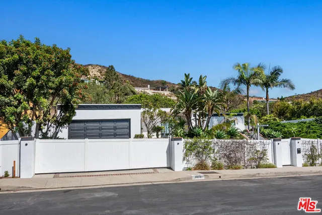 $3,780,000 | 18073 Sandy Cape Drive, Pacific Palisades, CA 90272