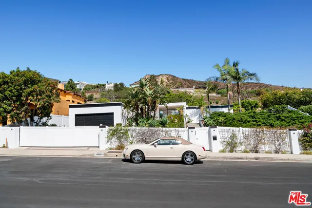 $3,780,000 | 18073 Sandy Cape Drive, Pacific Palisades, CA 90272