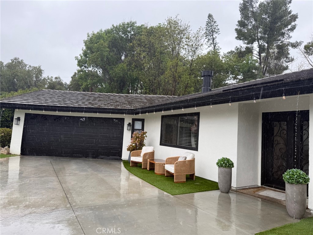 1530 Robin Way Fullerton, CA 92835 - Photo 34 of 35 a front view of a house with a garage