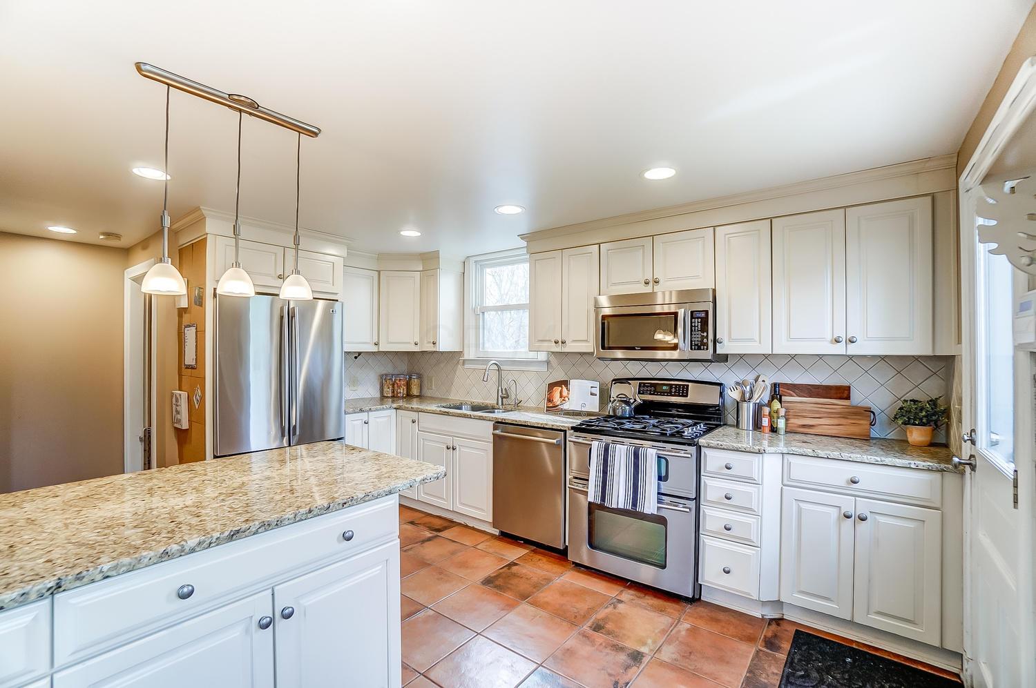 2551 Henthorn Road Upper Arlington, OH 43221 - Photo 17 of 51