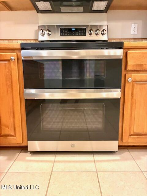 20044 Commission Road Long Beach, MS 39560 - Photo 19 of 25 oven