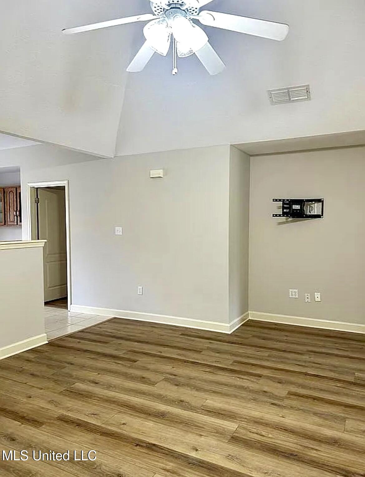 20044 Commission Road Long Beach, MS 39560 - Photo 6 of 25 liv room