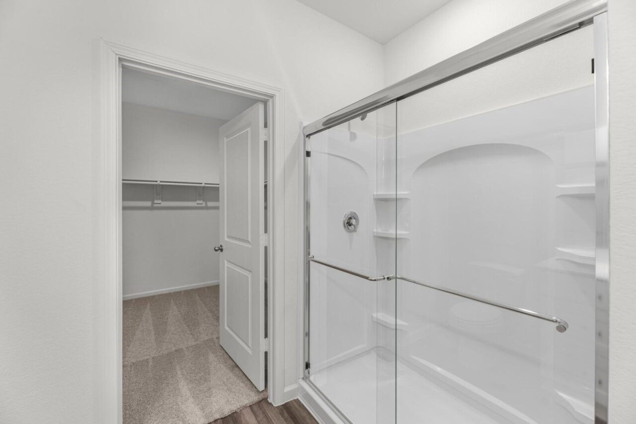 3107 Diamond Vw Lane Angleton, TX 77515 - Photo 10 of 14 a bathroom with a shower