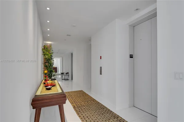 $11,000 | 1100 Biscayne Boulevard, Unit 3901, Miami, FL 33132
