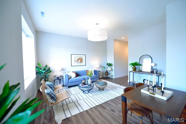 $1,275 | 415 DeBaliviere Avenue, Unit 211, St. Louis, MO 63112